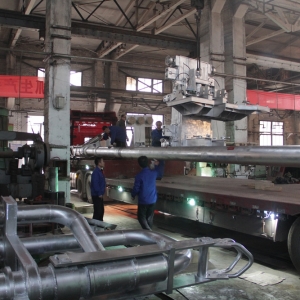 公司氧槍升降小車及快換裝置改造項(xiàng)目提前交付廠家使用