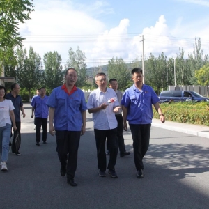 省人大常委會教科文衛工委會等單位領導一行蒞臨公司調研